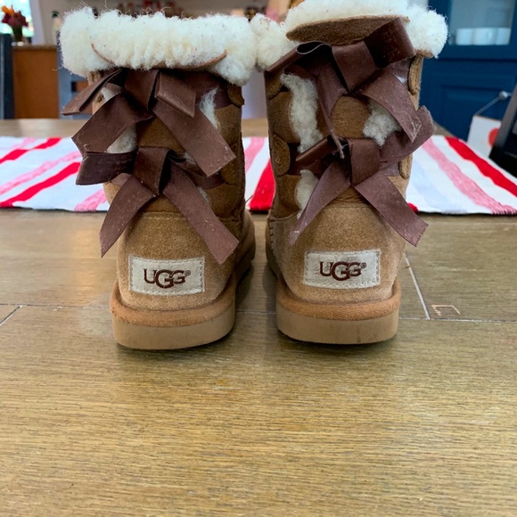 Toddler Girls Ugg’s size 10 - Picture 2 of 6